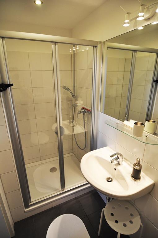 Wertschaetzer II - Unter Der Wehme Apartment Detmold Room photo